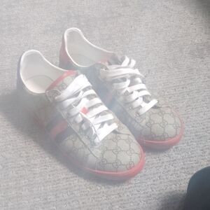 Gucci Sneakers New Condition Red Bottoms